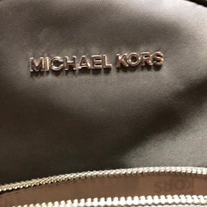 Meet your Posher, Esmer